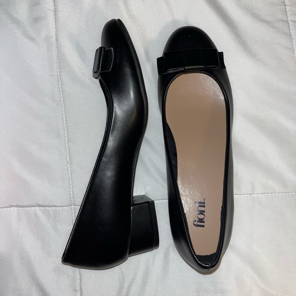 Black Bow Pumps